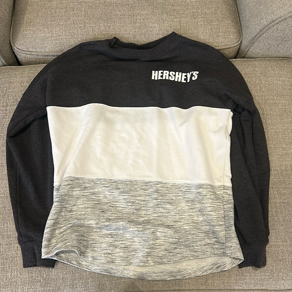 Hershey pull over size XS